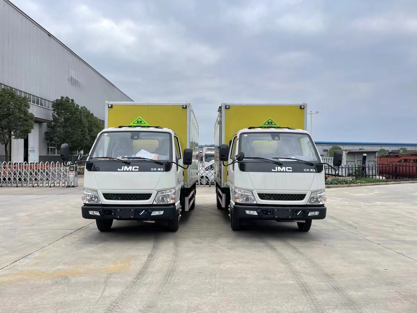 江鈴順達藍牌1.3噸爆破器材運輸車