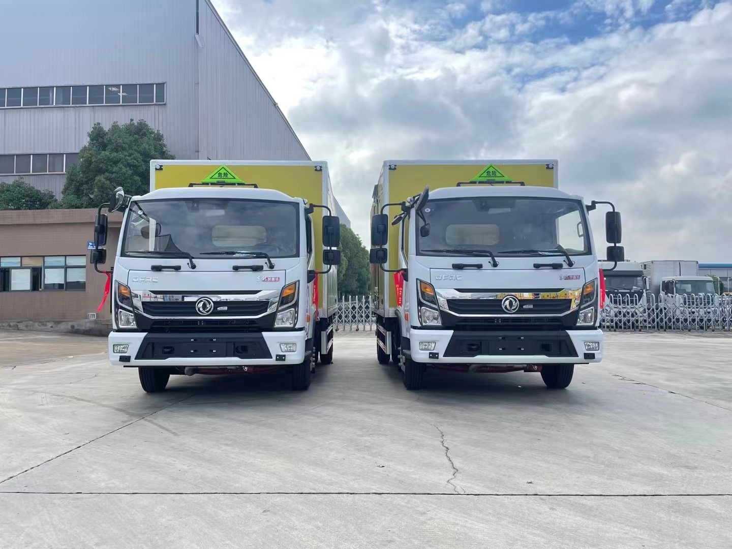 東風(fēng)凱普特4.3米5噸爆破器材運(yùn)輸車