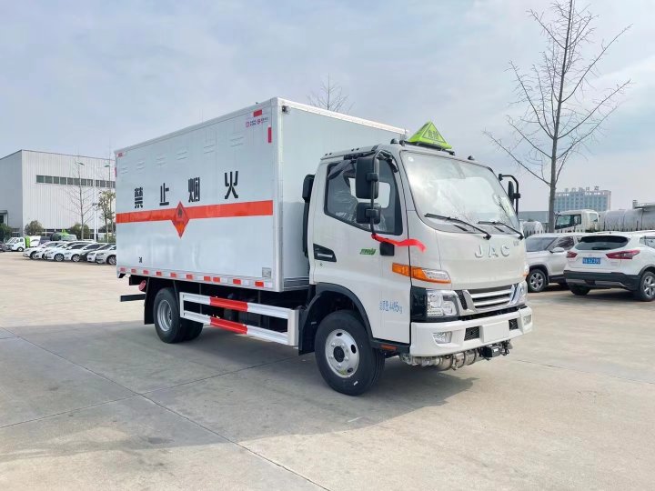 江淮駿鈴V5藍(lán)牌4.1米氣體廂式車