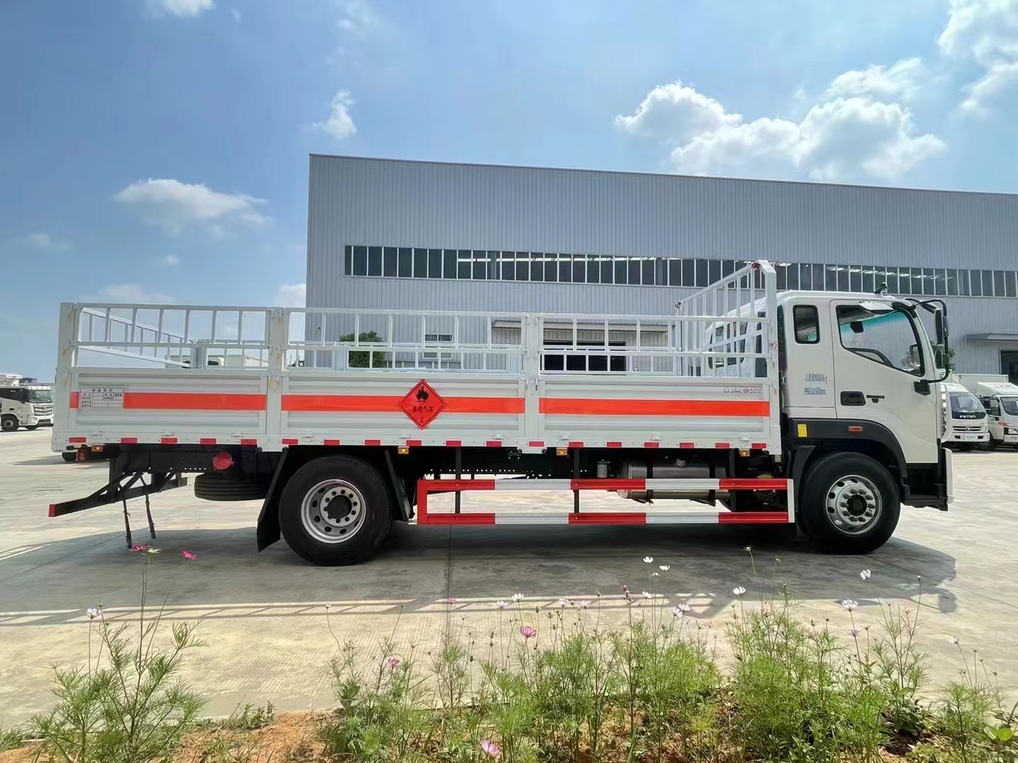 福田歐航6.7米氣瓶運(yùn)輸車