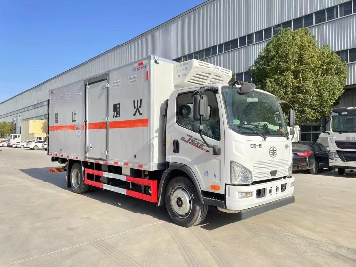 解放5.15米廢機(jī)油專用車